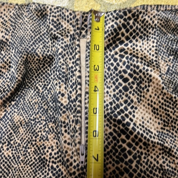 New Tracy Evans python print skirt - Picture 13 of 15
